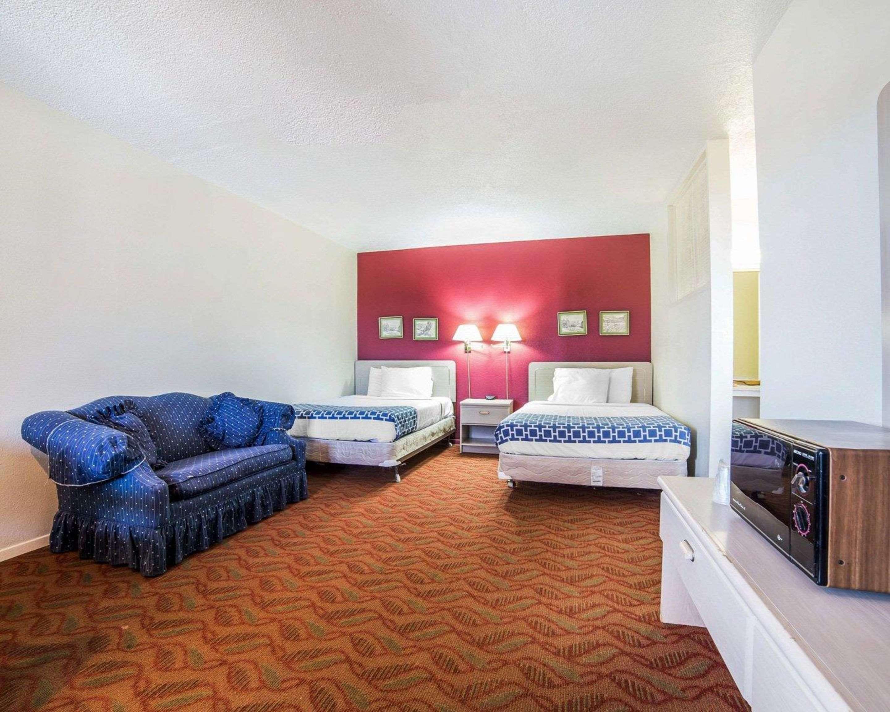 Econo Lodge Fallon Naval Air Station Area Exterior photo
