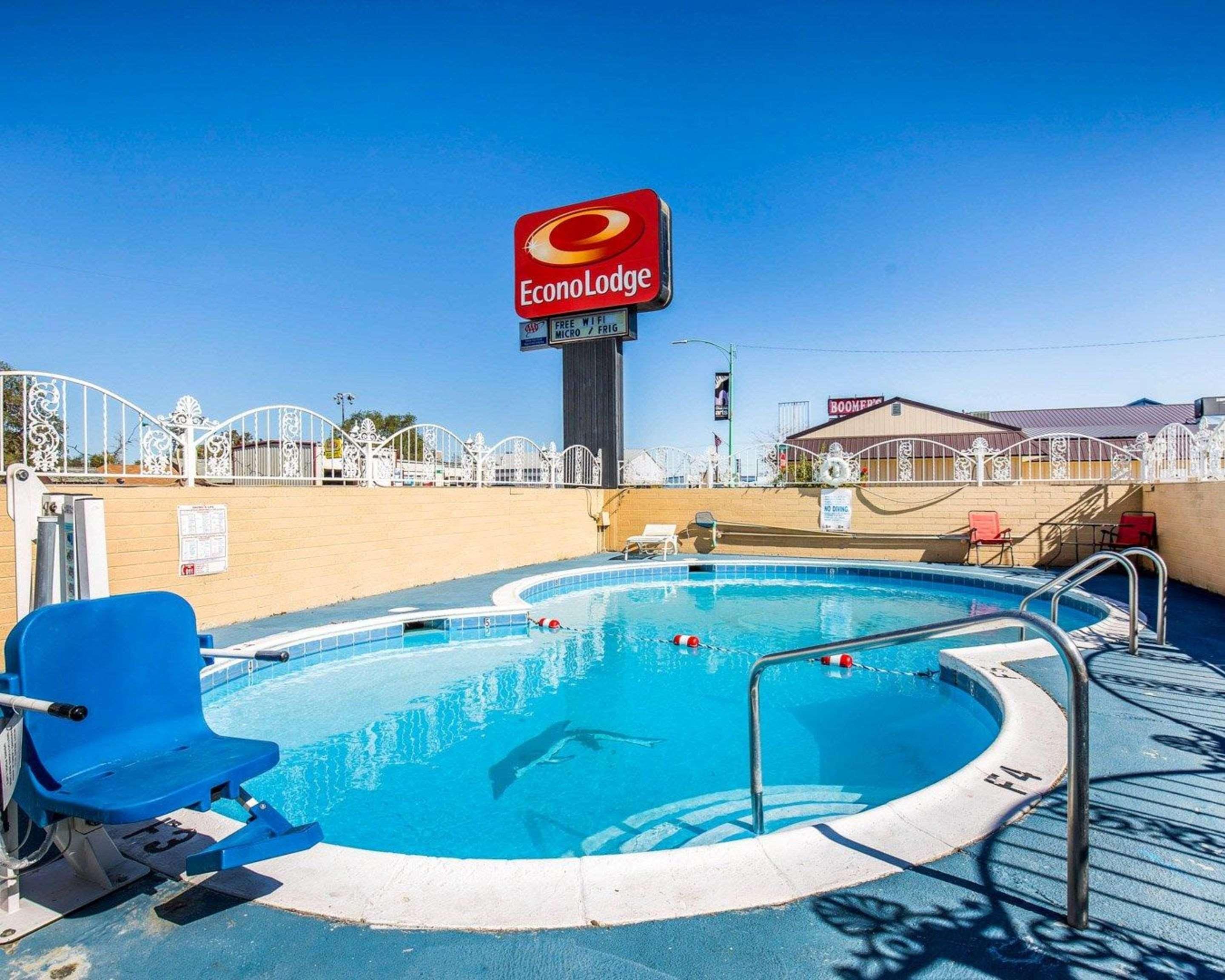 Econo Lodge Fallon Naval Air Station Area Exterior photo